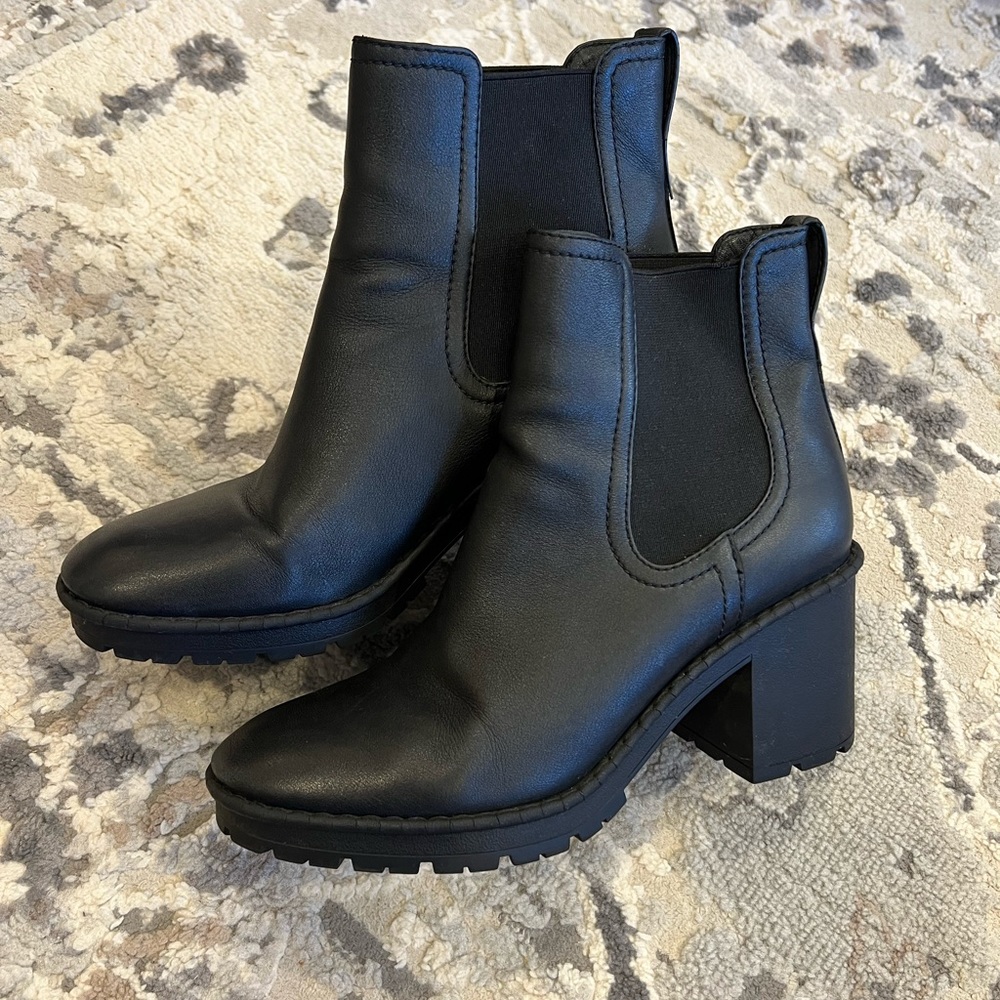 Vince Henderson water repellent leather boots 
Black / Size 7